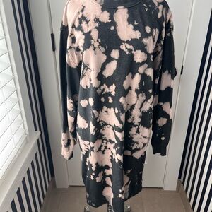 H&M Gray and Black Knit Top